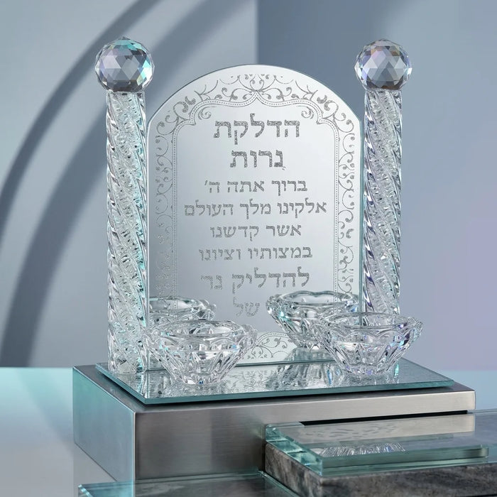 פמוטי קריסטל מהודרים לשבת וחג – דגם "הדלקת נרות" (18.5x16 ס"מ)
